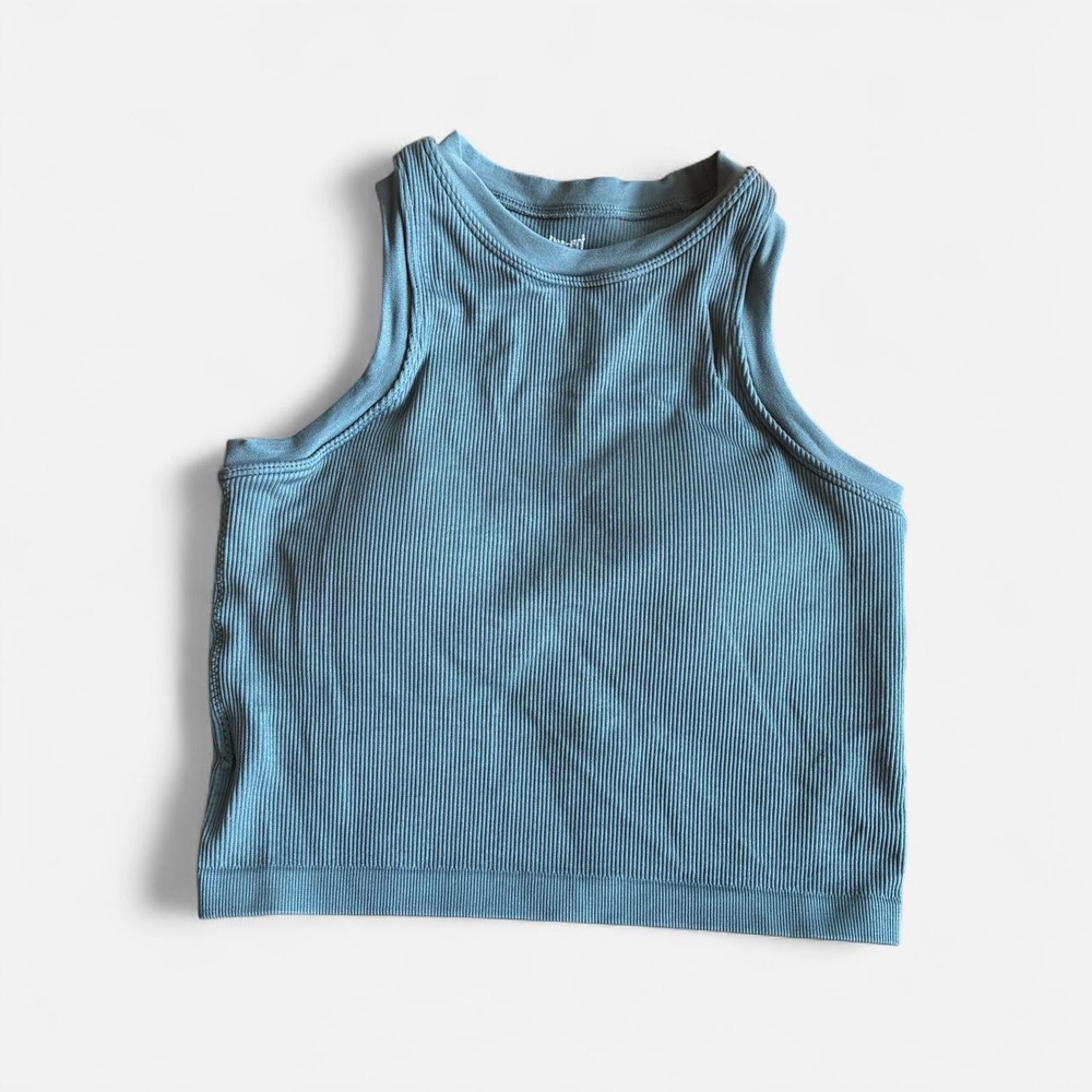 Pro-fit Seamless High neck crop tank w/ built in padded bra size M Blue ribbed